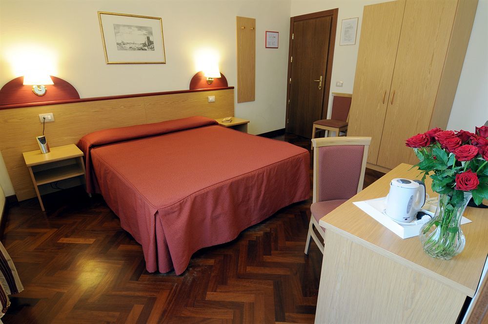 Aramis Deluxe Rooms Florença Exterior foto